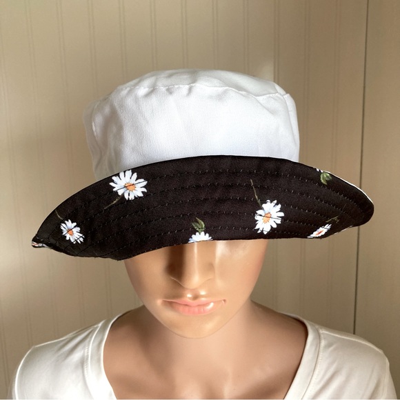 NWOT Alice + Olivia by Stacey Bendet Reversible Floral Hat. - Picture 2 of 14